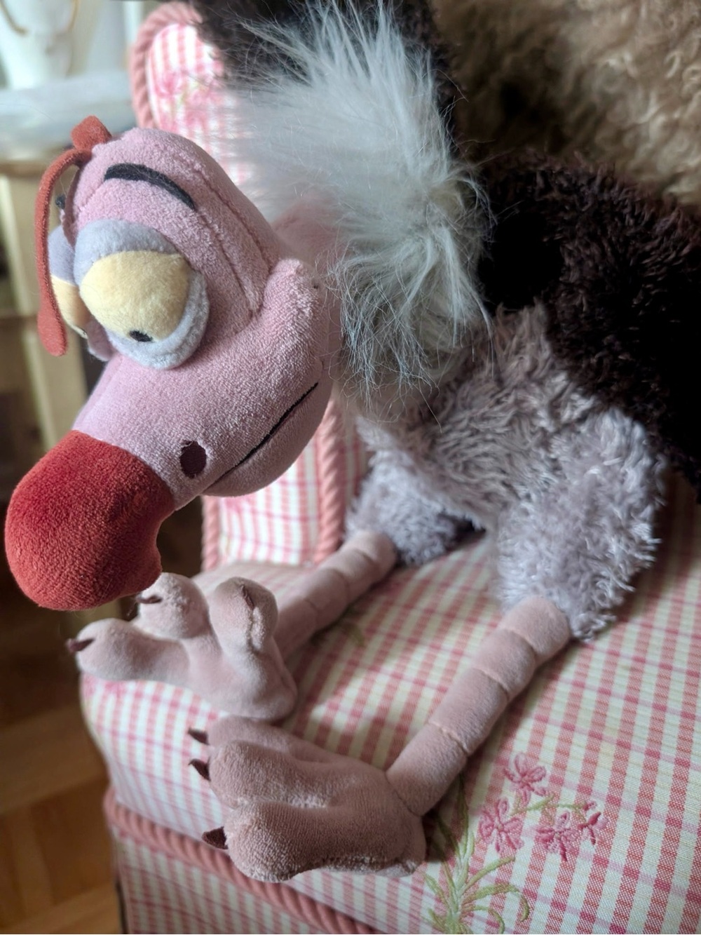 17´´ 2 handmade vultures from Robin Hood, made of felt velour, faux fur